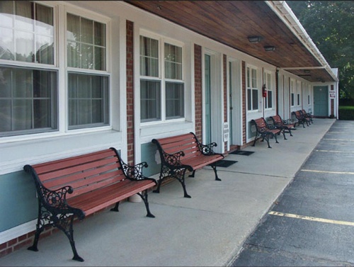 Catamount Motel image 1